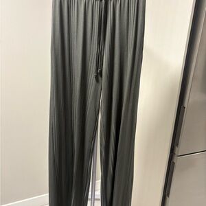 Olive Ribbed Knit Pants. Size Small 8/10 with the élastic 12